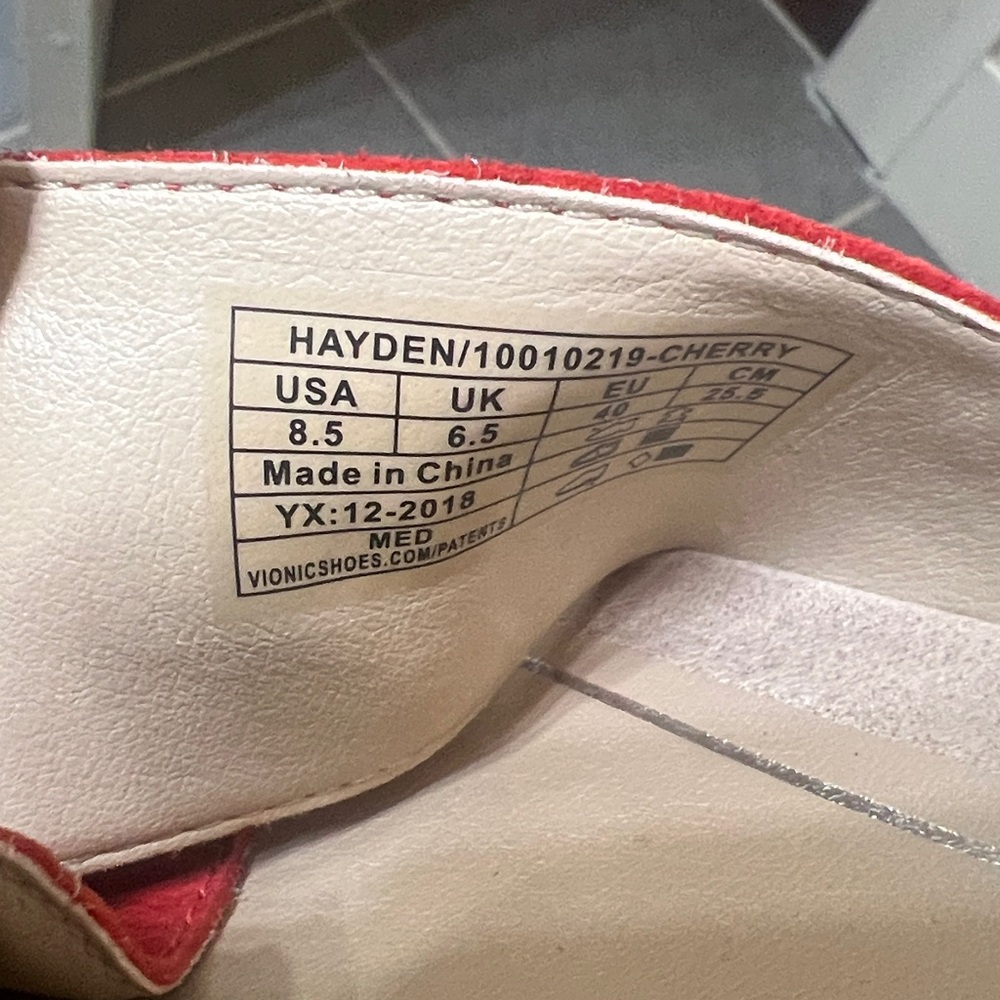 Vionic women’s Hayden Sandals Red Leather Straps 1.5" Heel Slip-on Sz 8.5 - Picture 6 of 6